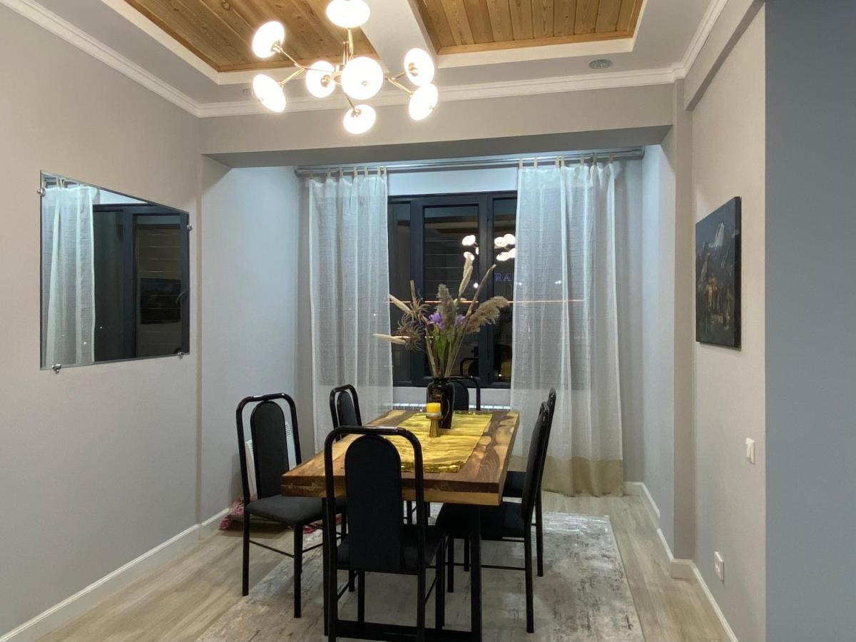 Bird'S Nest - Apartment In Downtown คาราโคล ภายนอก รูปภาพ