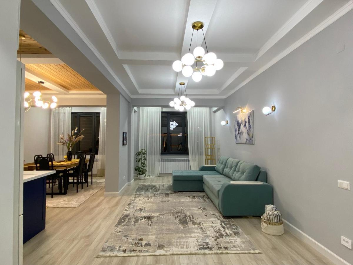 Bird'S Nest - Apartment In Downtown คาราโคล ภายนอก รูปภาพ